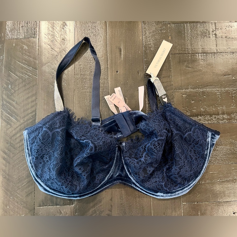 Victoria secret bra 38D